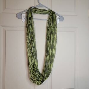 2 Chic Green Infinity Scarf